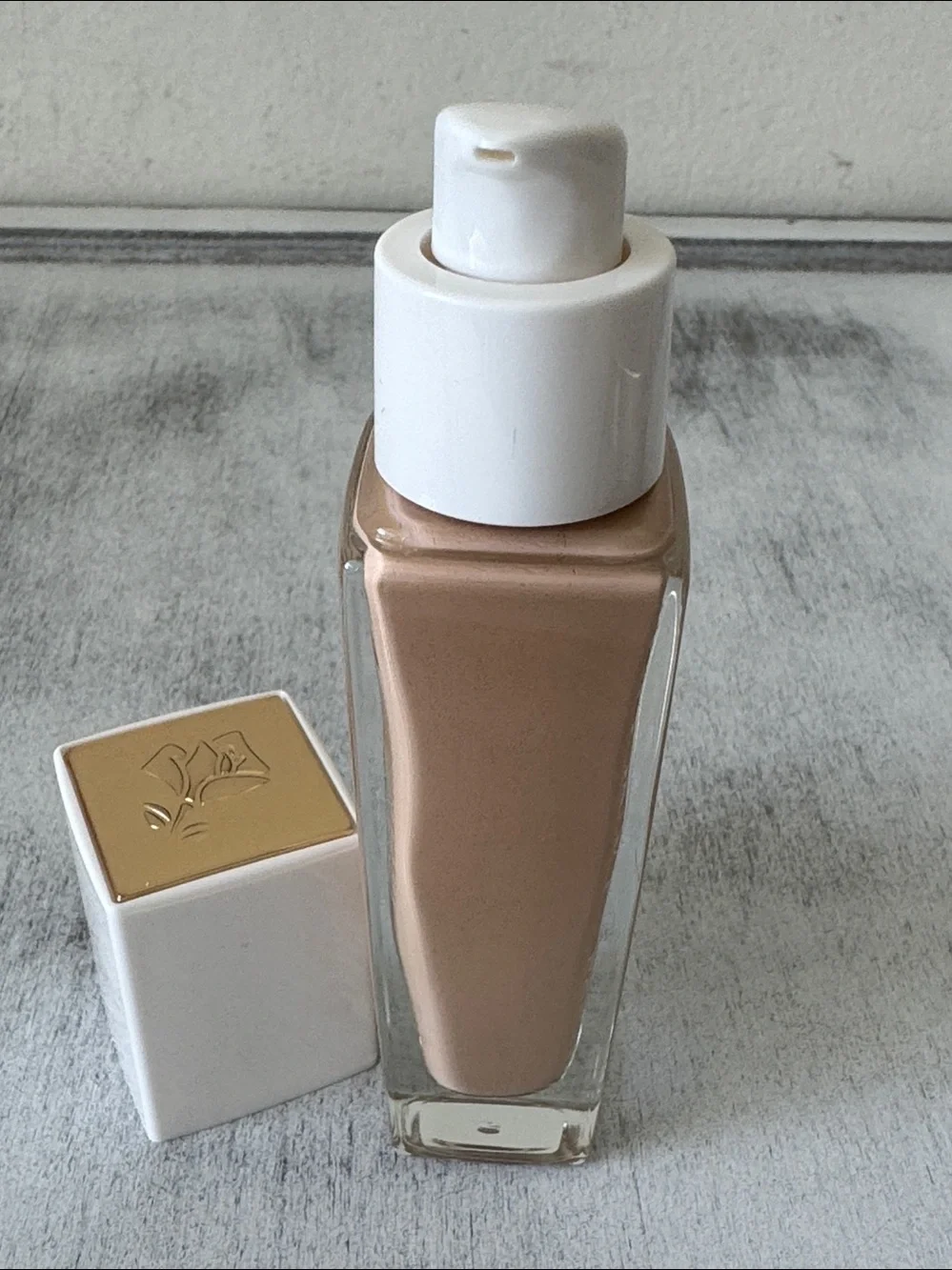 Lancôme 230W Teint Idole Ultra Wear Care & Glow 24H Glow Foundation SPF 25